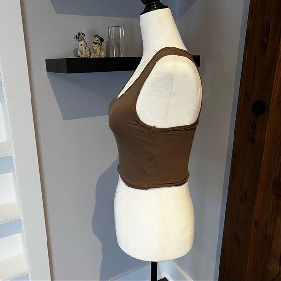 Zenana Outfitters Brown Cropped Tank Top - Picture 3 of 9